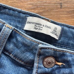 Abercrombie & Fitch The Mom High Rise Blue Jeans